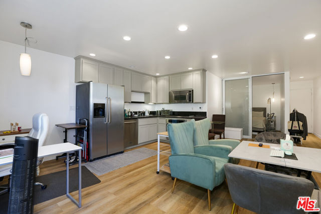 1 Bed Home for Sale in Los Angeles, California