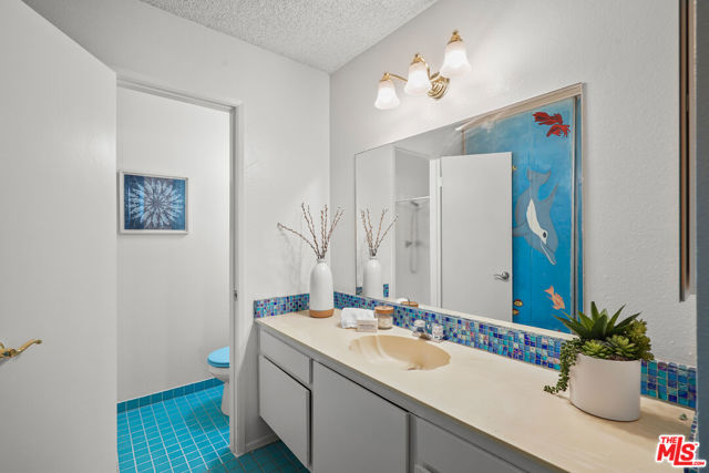 4900 Overland Avenue, Culver City, California 90230, 2 Bedrooms Bedrooms, ,2 BathroomsBathrooms,Condominium,For Sale,Overland,24399765