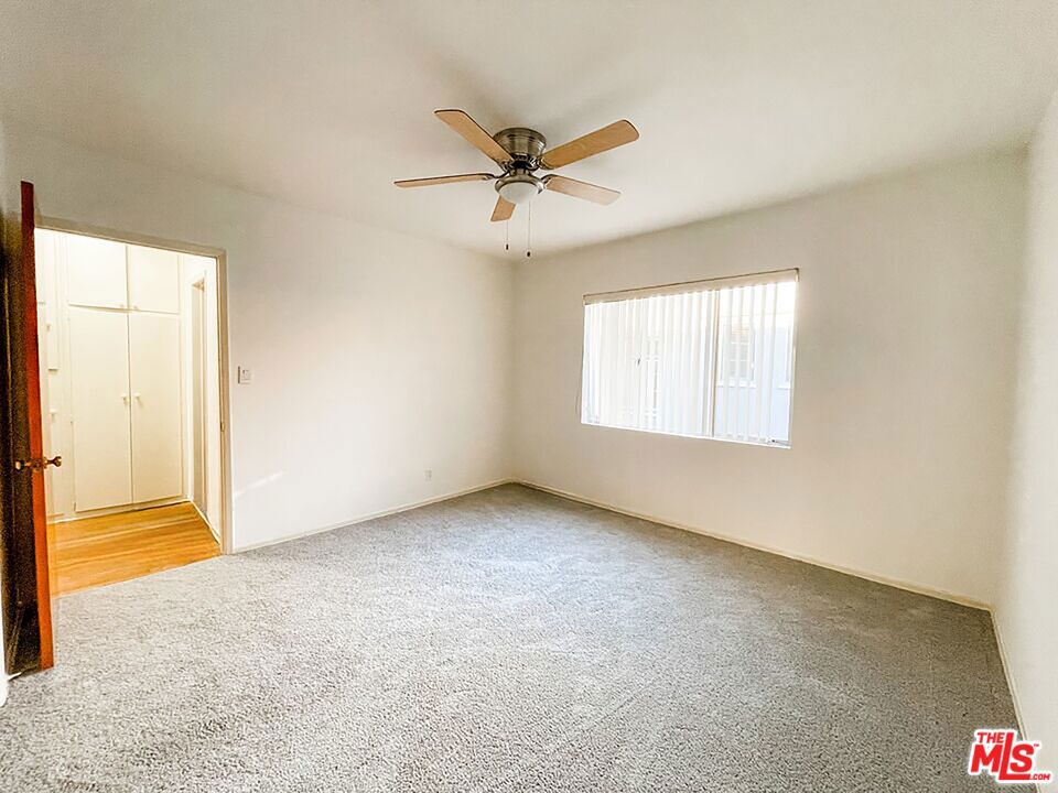 https://media.crmls.org/mediaz/9f8f723c-062b-4308-9069-293d613a0a34.jpg?preset=X-Large