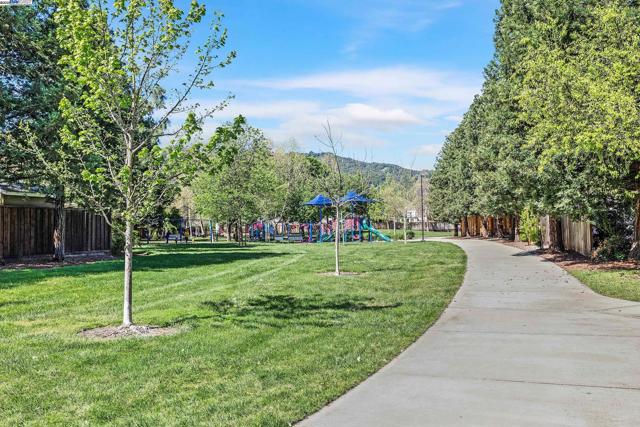 3641 Shenandoah Ct, Pleasanton CA: https://media.crmls.org/mediaz/9f901fc2-0039-4066-beab-c736b8374f8a.jpg