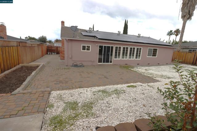 189 Atherton Ave, Pittsburg CA: https://media.crmls.org/mediaz/9f90840a-98c6-487c-9e2d-0d928c9133b0.jpg
