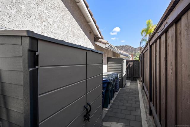 2208 Runabout Place, El Cajon CA: https://media.crmls.org/mediaz/9f90bc13-bd89-4a8c-92cf-b2e47c0e5ea9.jpg