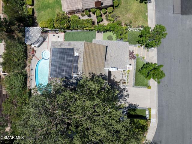 1984 Nettlebrook Street, Westlake Village CA: https://media.crmls.org/mediaz/9f9122d3-957e-4c2b-9517-1b37cedb6838.jpg