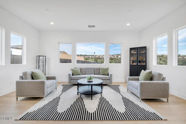 Detail Gallery Image 24 of 61 For 11944 N Red Hawk Ln, Porter Ranch,  CA 91326 - 5 Beds | 5 Baths