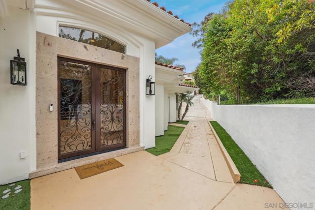 6617 Muirlands Dr, La Jolla CA: https://media.crmls.org/mediaz/9f92a8ff-3d88-4aef-ad0b-819c8cd886f8.jpg