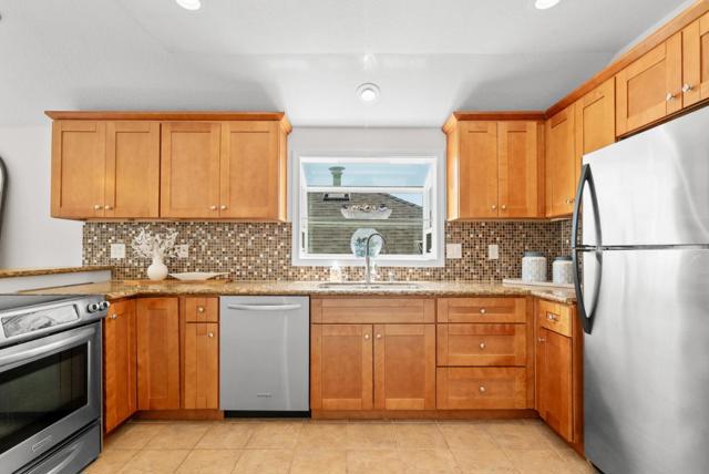 407 Seabright Avenue, Santa Cruz CA: https://media.crmls.org/mediaz/9f92ed37-0429-4939-8f10-f8727dc456da.jpg