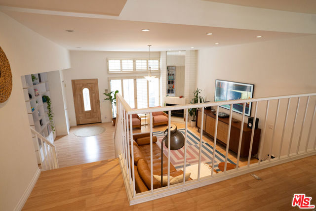 4616 Glencoe Avenue, Marina del Rey CA: https://media.crmls.org/mediaz/9f938ee8-c225-4f79-a77d-8afdb1b989a1.jpg