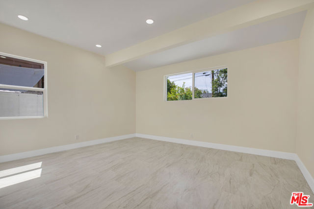 18800 Cohasset Street, Reseda CA: https://media.crmls.org/mediaz/9f93bd8e-192d-49b1-a670-3367ea6641f0.jpg