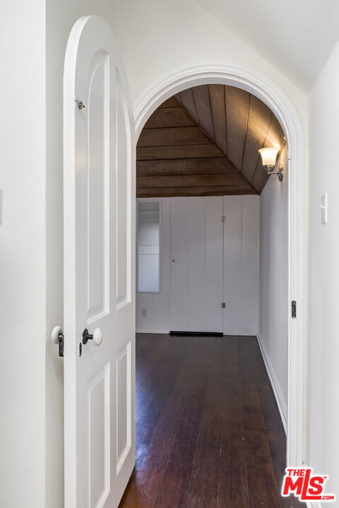 Drew Fenton | 271 Beloit Avenue Los Angeles CA | MLS: 7455926