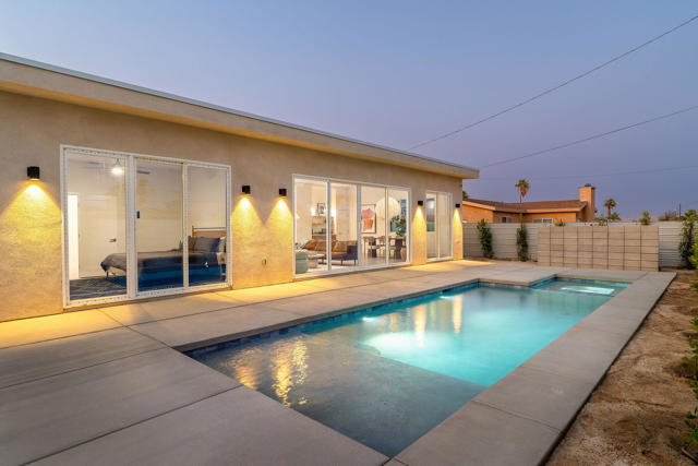 361 W Sunview Avenue, Palm Springs CA: https://media.crmls.org/mediaz/9f93e74a-f7ad-4d1b-bf4b-624450c06bb3.jpg
