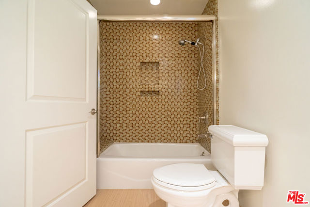 1529 S BEVERLY Drive, Los Angeles CA: https://media.crmls.org/mediaz/9f9438c4-49ac-41d3-a823-f2b2368cc15e.jpg