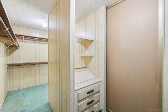 275 S Worthington St, Spring Valley CA: https://media.crmls.org/mediaz/9f945fdb-ce58-4c16-bcf9-4b7f79af0bc9.jpg