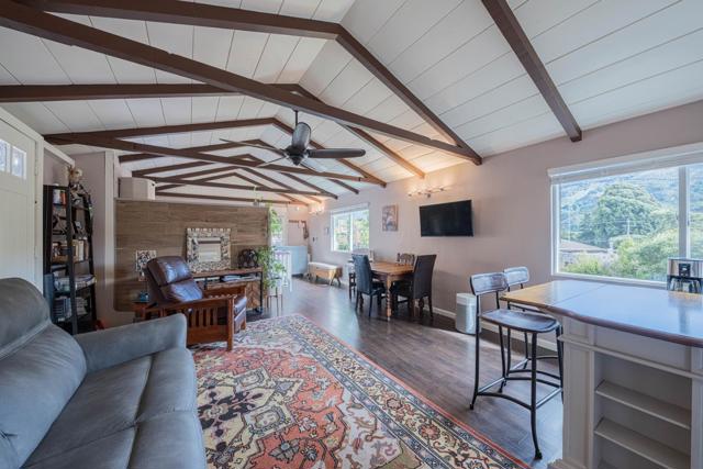 8543 Carmel Valley Road, Carmel Valley CA: https://media.crmls.org/mediaz/9f948605-334c-4351-bf62-431433c3159b.jpg