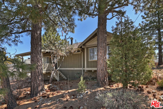 779 Villa Grove Avenue, Big Bear City CA: https://media.crmls.org/mediaz/9f94a8a4-5a0b-4893-9831-ba1e7a58ba61.jpg