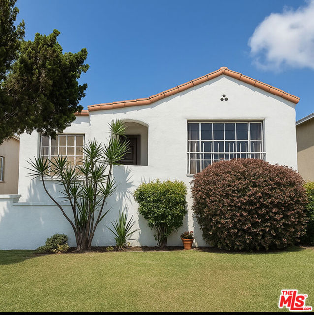 4137 W 58th Place, Los Angeles CA: https://media.crmls.org/mediaz/9f94e011-ab8f-469e-a9da-de2ebef0f6e7.jpg