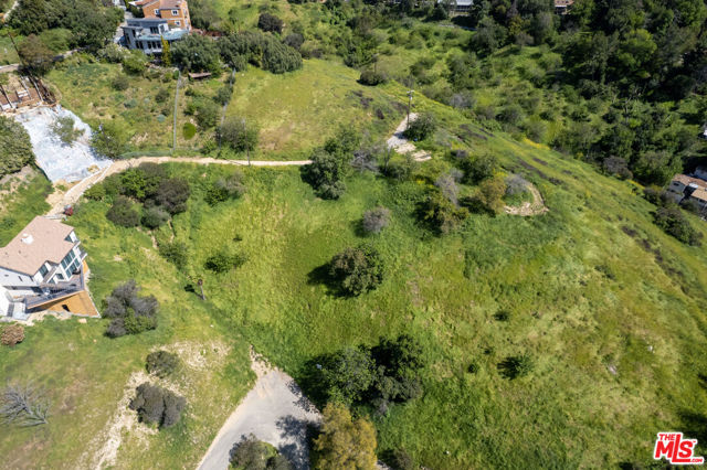 3566 N Paseo Drive, Los Angeles CA: https://media.crmls.org/mediaz/9f9544f2-441e-4d22-bb10-8a41504895e4.jpg