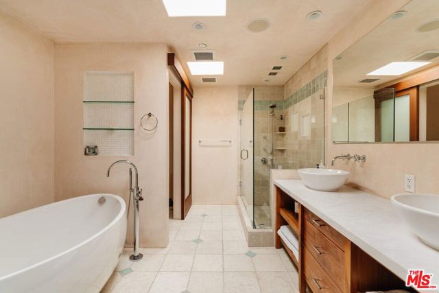 25124 Malibu Road photo 14
