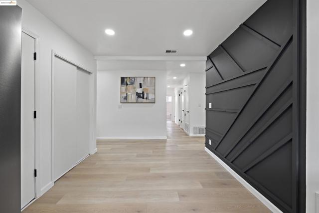 236 Larkspur, Fairfield CA: https://media.crmls.org/mediaz/9f96c60b-1a18-47c4-bfee-8dbc6864bbf8.jpg