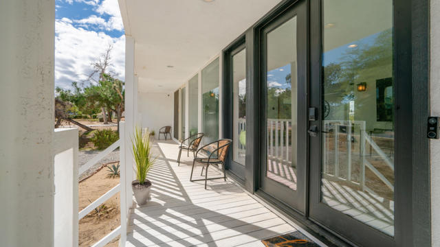 6946 Lennox Avenue, Yucca Valley CA: https://media.crmls.org/mediaz/9f97510b-92cf-4eec-aa54-d9fe880472f7.jpg