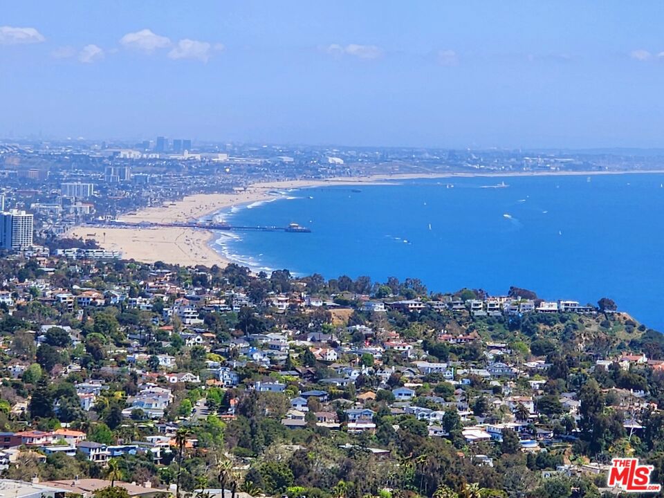 1058 Vista Grande Drive