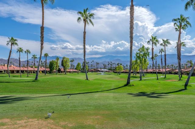 141 Camino Arroyo N, Palm Desert CA: https://media.crmls.org/mediaz/9f98a086-f6dc-4467-abbc-1c7b8fbb3c18.jpg