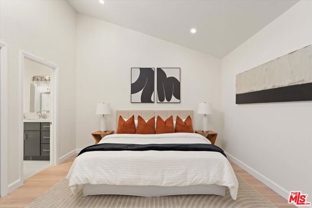 853 Larrabee Street, West Hollywood CA: https://media.crmls.org/mediaz/9f98cef0-7bb6-4ec5-9080-9c533250410c.jpg