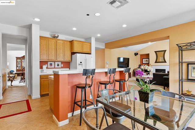 907 Snapdragon Way, Brentwood CA: https://media.crmls.org/mediaz/9f99abb6-485e-4360-b52d-a60d68cf2007.jpg