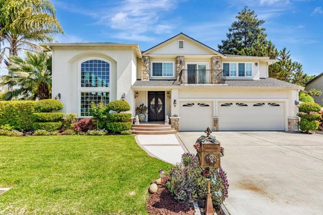 290 Bonnie Lane, Hollister CA: https://media.crmls.org/mediaz/9f99b5d5-f7d2-4b78-8fb9-5d505fc35add.jpg