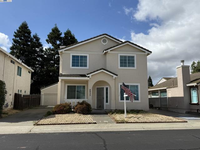 8935 Cypress View Way, Elk Grove CA: https://media.crmls.org/mediaz/9f9a05bb-0382-42cb-aca7-9122b241fd9b.jpg
