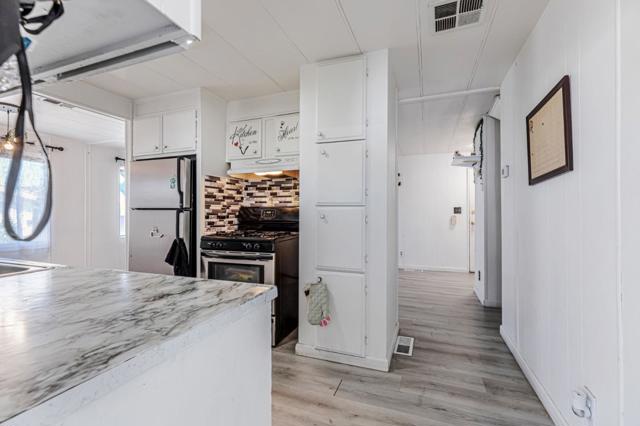 200 Burnett Avenue, Morgan Hill CA: https://media.crmls.org/mediaz/9f9b194f-2dd7-4b10-845c-aad915a30717.jpg