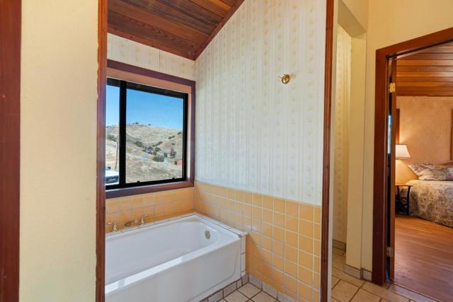 20101 Panoche Road, Paicines CA: https://media.crmls.org/mediaz/9f9bfce4-ad5c-4188-bfc7-1be4a13d215f.jpg