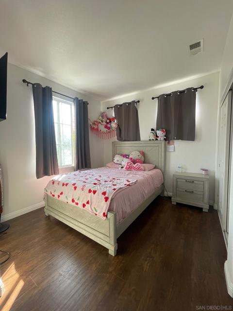 5192 Emerald Cove, San Diego CA: https://media.crmls.org/mediaz/9f9c20c7-b537-400d-a184-4417c4bdd103.jpg