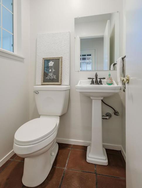 1597 Edgewood Drive, Palo Alto CA: https://media.crmls.org/mediaz/9f9ca343-cc4d-4db0-b780-b37b5a4d26b5.jpg