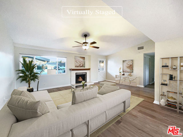 656 East Avenida De Los Arboles photo 3