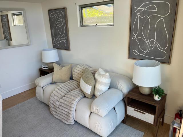 646 Georgia Avenue, Palo Alto CA: https://media.crmls.org/mediaz/9f9dbc66-2cce-489f-9b3b-d7541a331d04.jpg