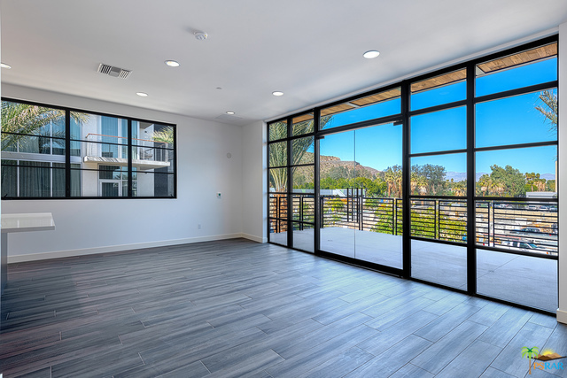 111 N Palm Canyon Drive, Palm Springs CA: https://media.crmls.org/mediaz/9f9de72d-bb1c-4f0b-9c4f-913e57b6950e.jpg
