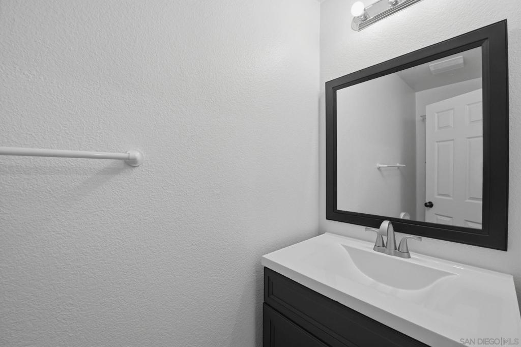 1151 Goddard - photo 8