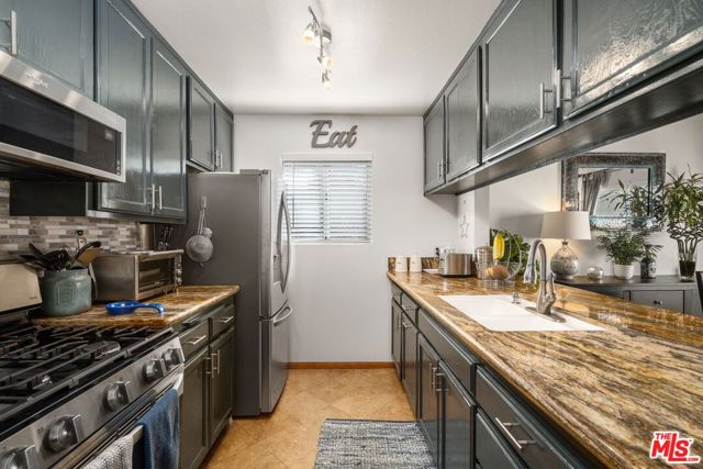 4633 Ben Avenue, 7 photo 4
