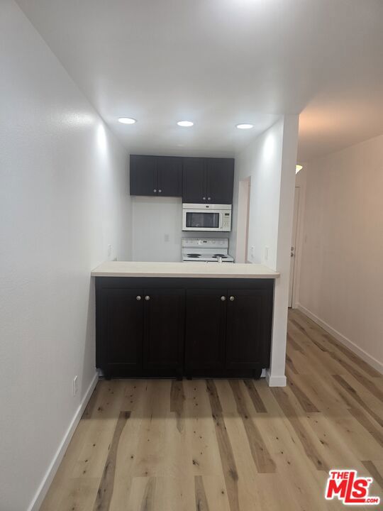 320 South Ardmore Avenue, 216 photo 9