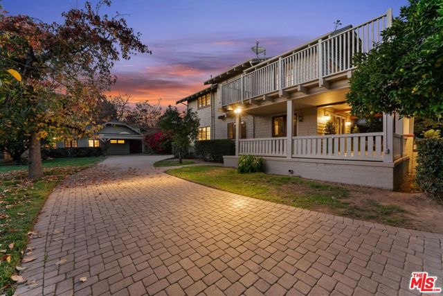 2107 Santa Rosa Avenue, Altadena CA: https://media.crmls.org/mediaz/9f9f13af-3d29-4c1a-8cf2-4320efaf6da5.jpg