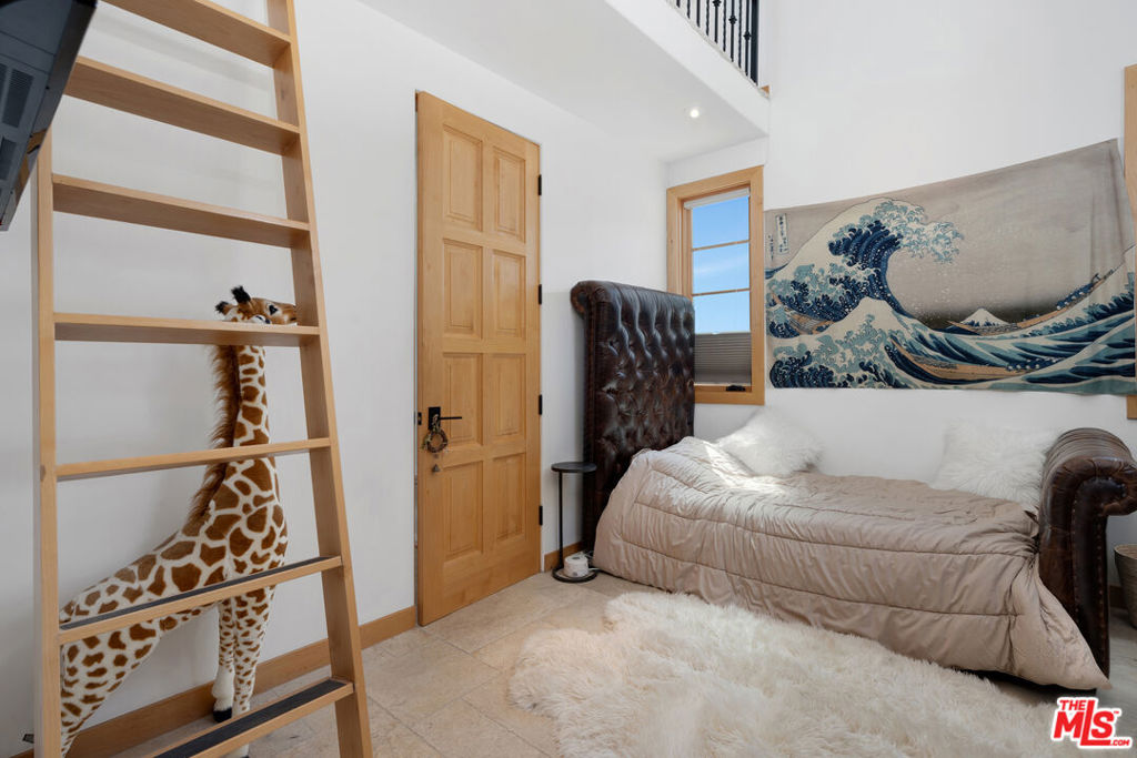 MLS #25512719 img 17