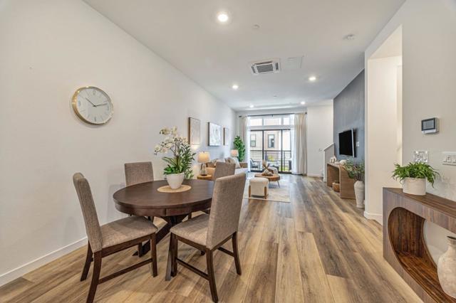 112 Waters Park Circle, San Mateo CA: https://media.crmls.org/mediaz/9fa0ae46-c8a4-462a-8064-b4ba821e082f.jpg