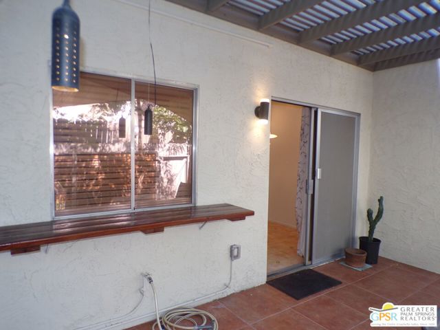 1816 N Mira Loma Way, Palm Springs CA: https://media.crmls.org/mediaz/9fa0b51b-feac-460d-a4d1-2ddd2af3469f.jpg