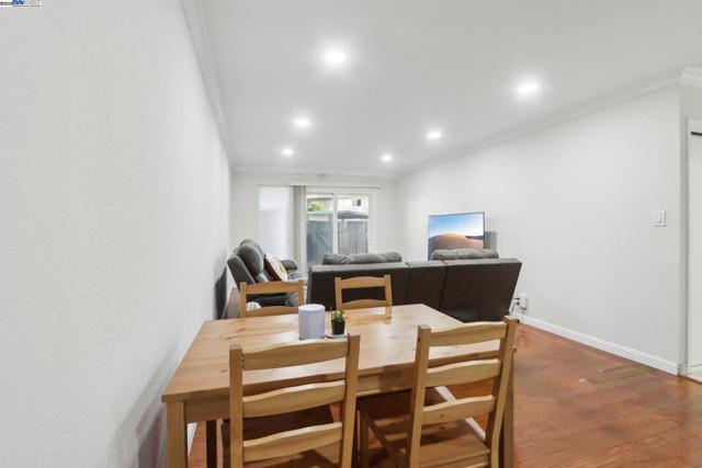 Image 5 of 25 For 38455 Bronson St  128