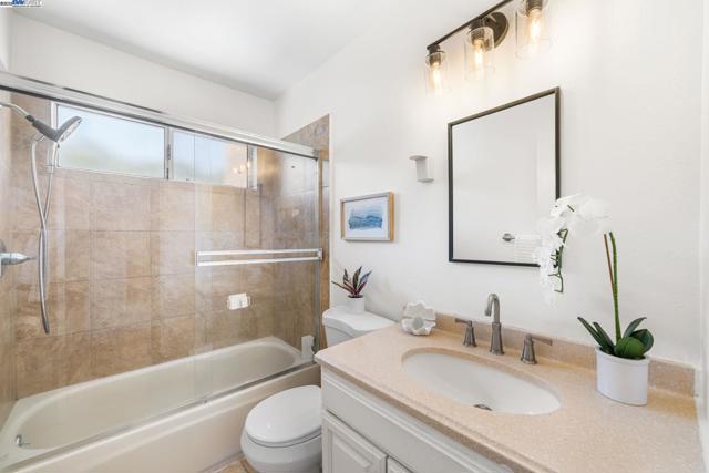 2658 Oliver Dr, Hayward CA: https://media.crmls.org/mediaz/9fa2742b-3747-4d82-87ac-9cde0778fa7c.jpg