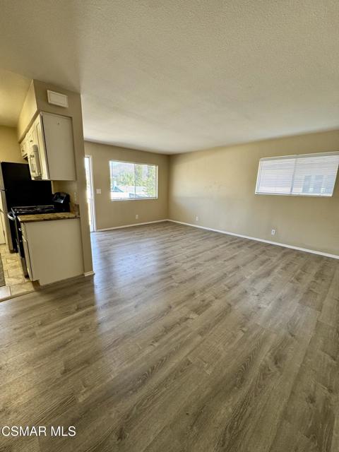 2014 Avenida Placida, Simi Valley CA: https://media.crmls.org/mediaz/9fa32825-40d2-458c-9376-bb0ca10394a8.jpg