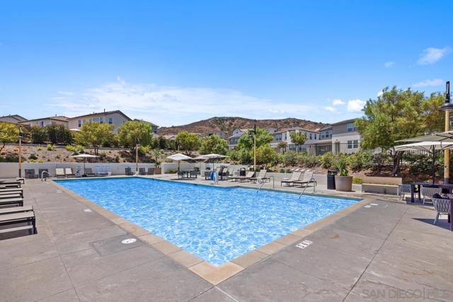 9008 Trailridge Ave, Santee CA: https://media.crmls.org/mediaz/9fa34e09-8a90-4009-9572-c9dae3ea7276.jpg