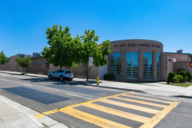 1393 Cattail Court, San Marcos CA: https://media.crmls.org/mediaz/9fa3d151-95ea-4777-9aa6-f36cbea69fc3.jpg