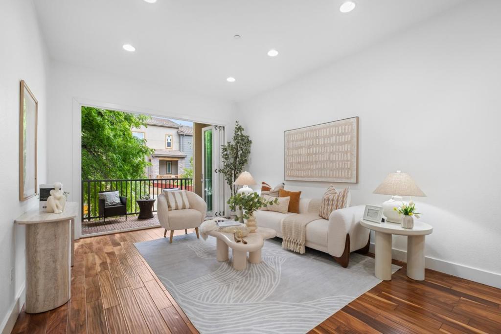 2409 Venturi Place #4