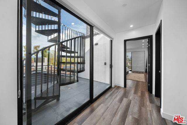 5812 Willis Avenue, Sherman Oaks CA: https://media.crmls.org/mediaz/9fa53b2f-a604-4d60-84f0-1eacc11ea32b.jpg